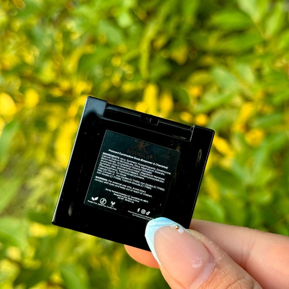 Karmela Kosmetics Eyeshadow Duo – Empower & Charisma - Picture 3 of 4